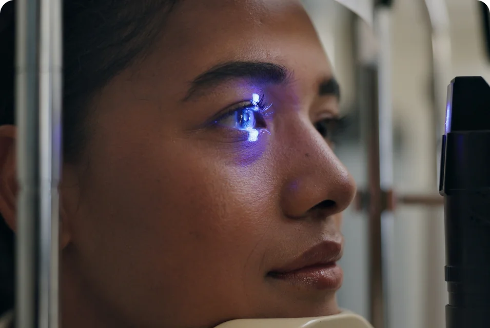 scanning the eye for ocular plasty condition