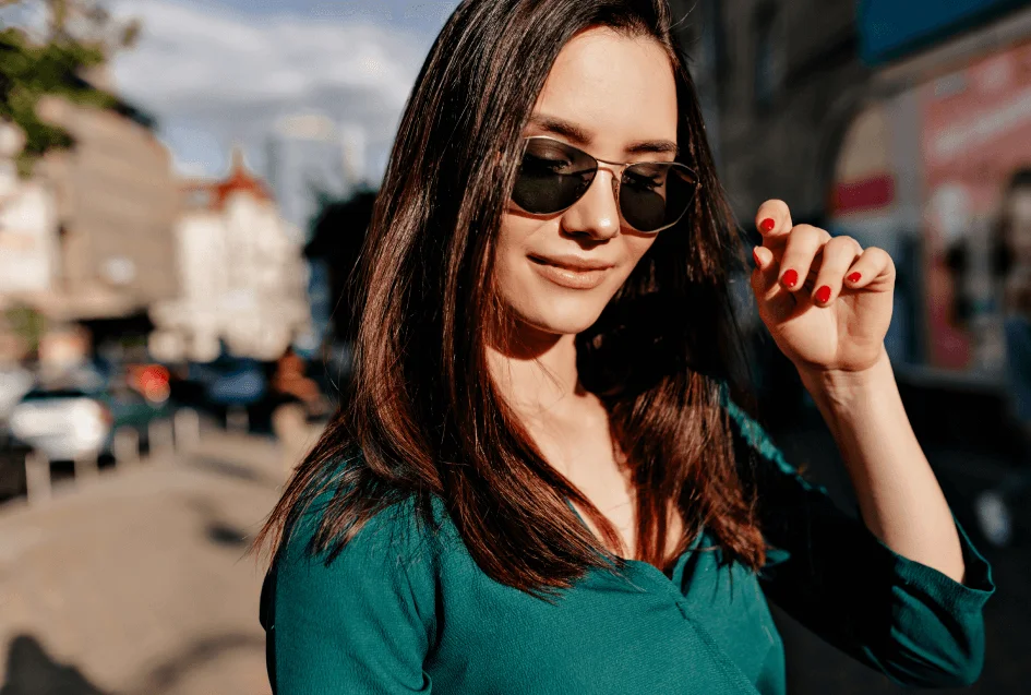 a lady wearing sunglasses